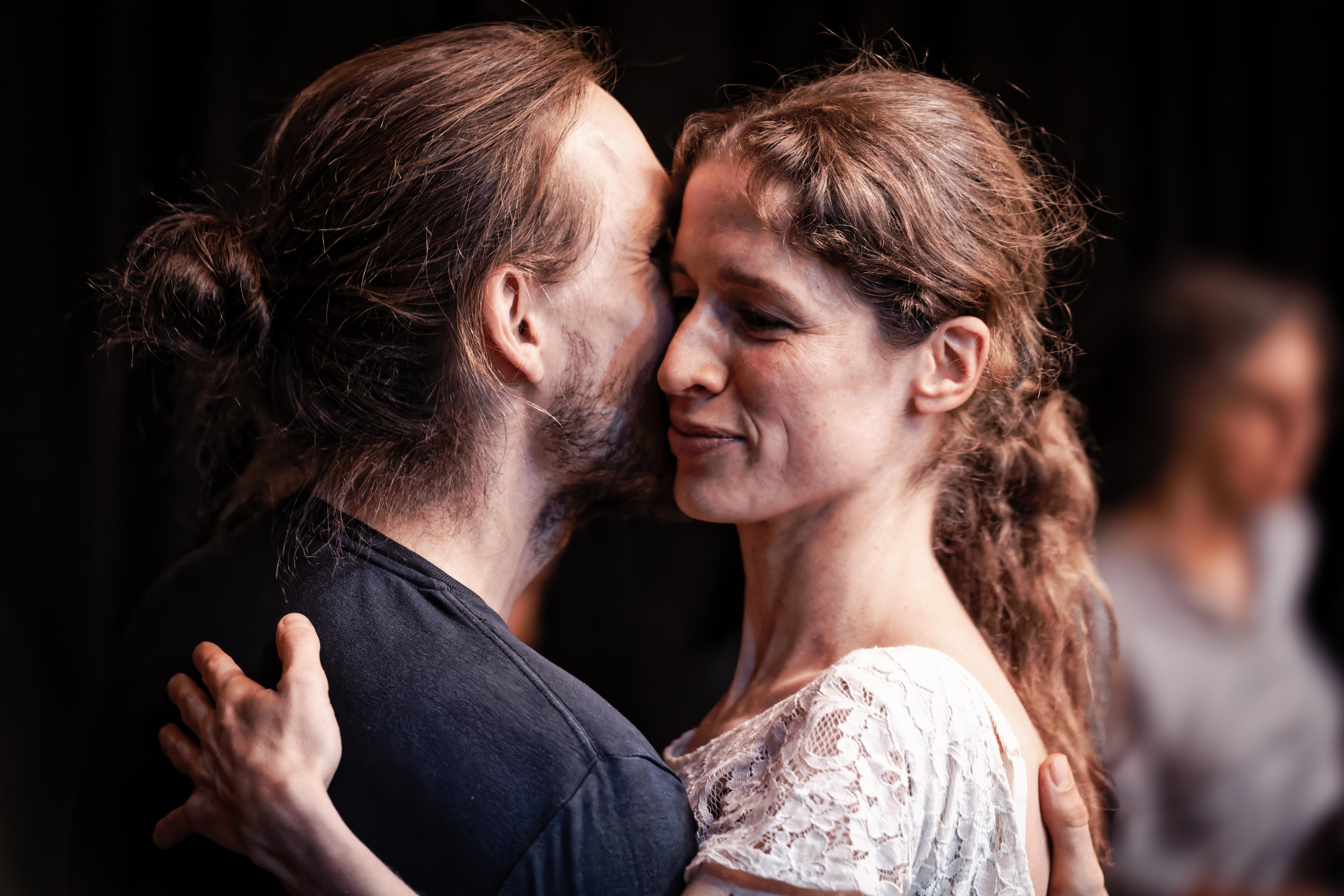 Pauline et Emile dans un moment complice
