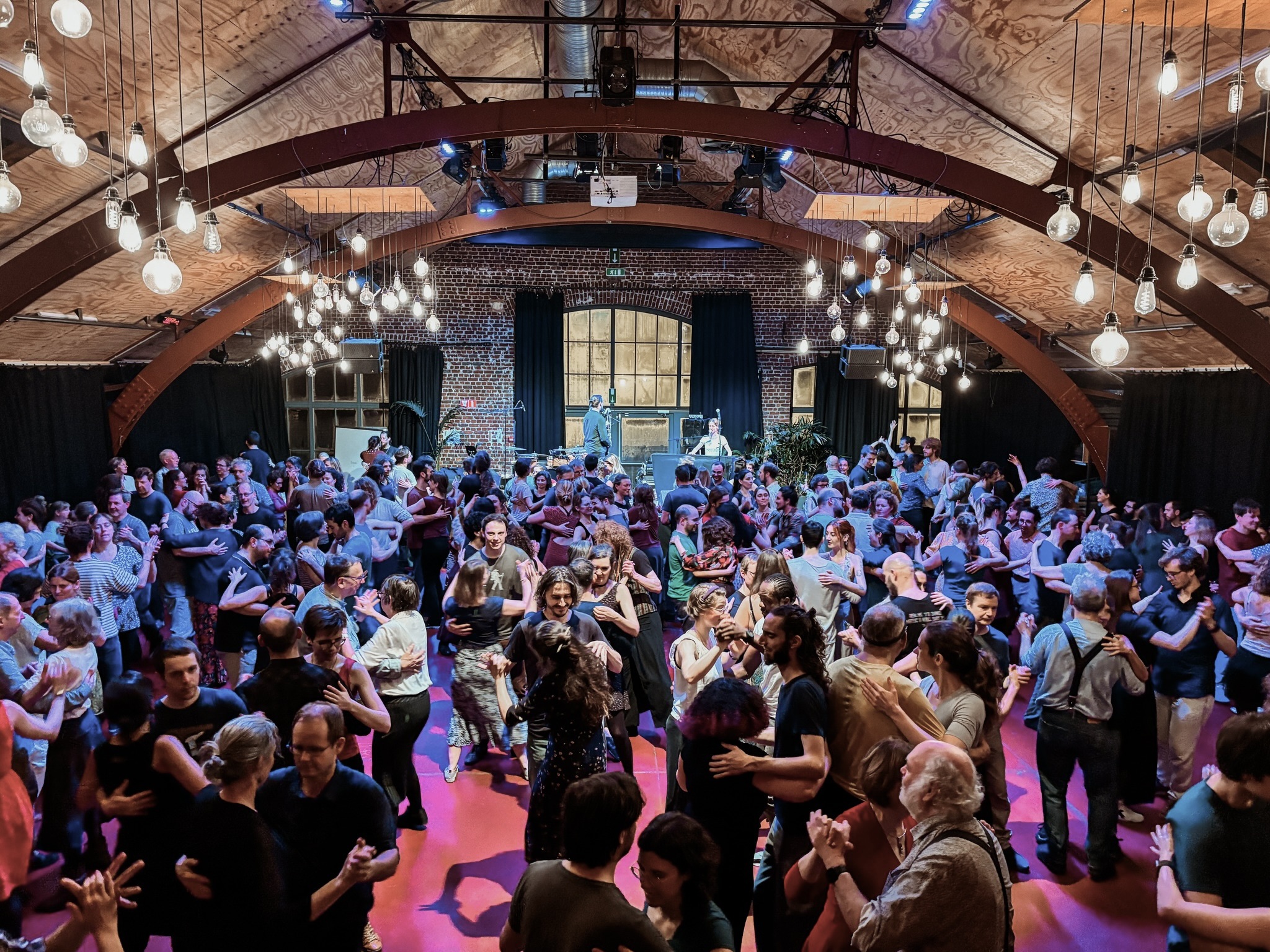Danseurs lors d'un bal folk